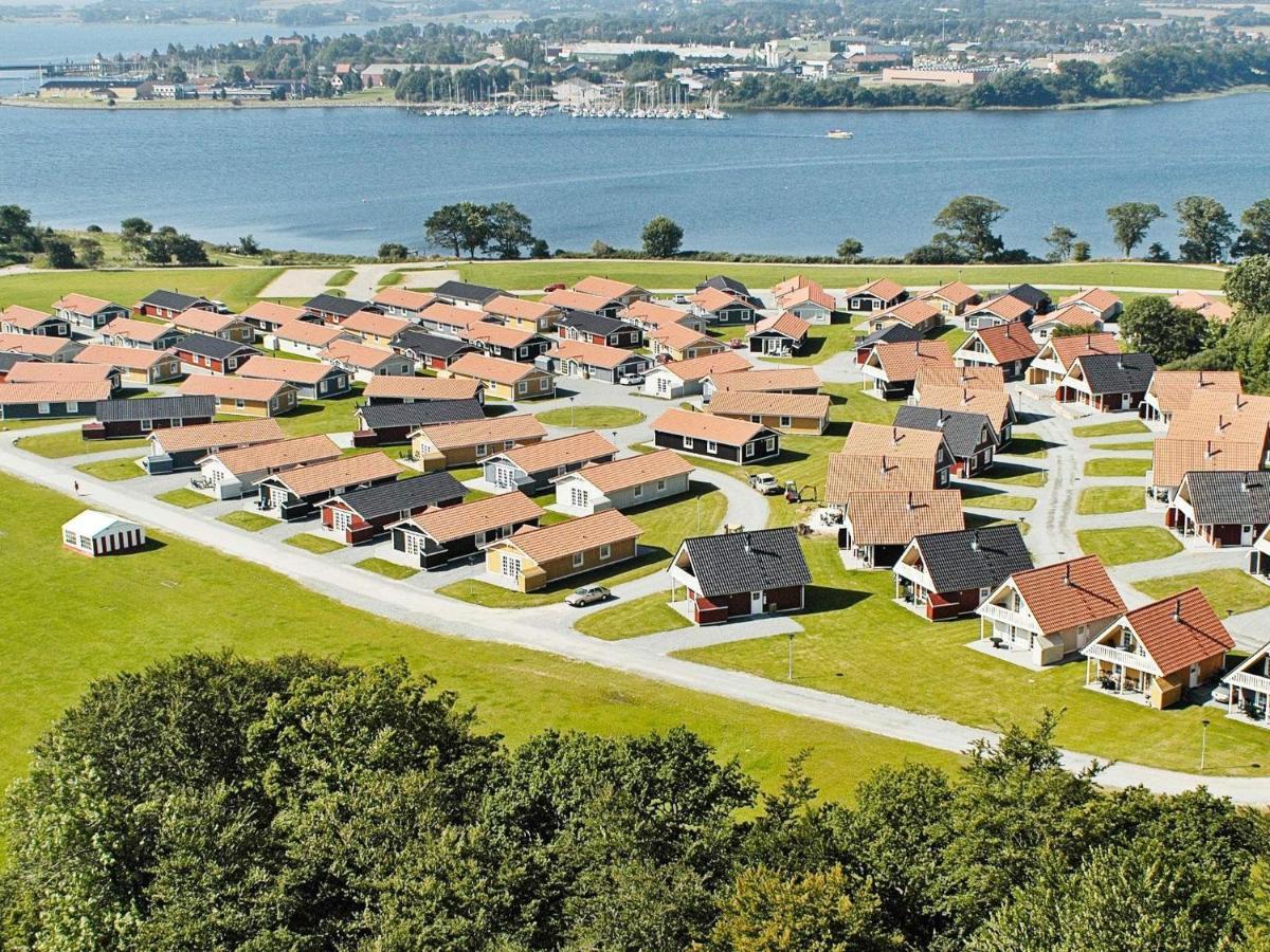 6 Person Holiday Home On A Holiday Park In Gråsten エクステリア 写真